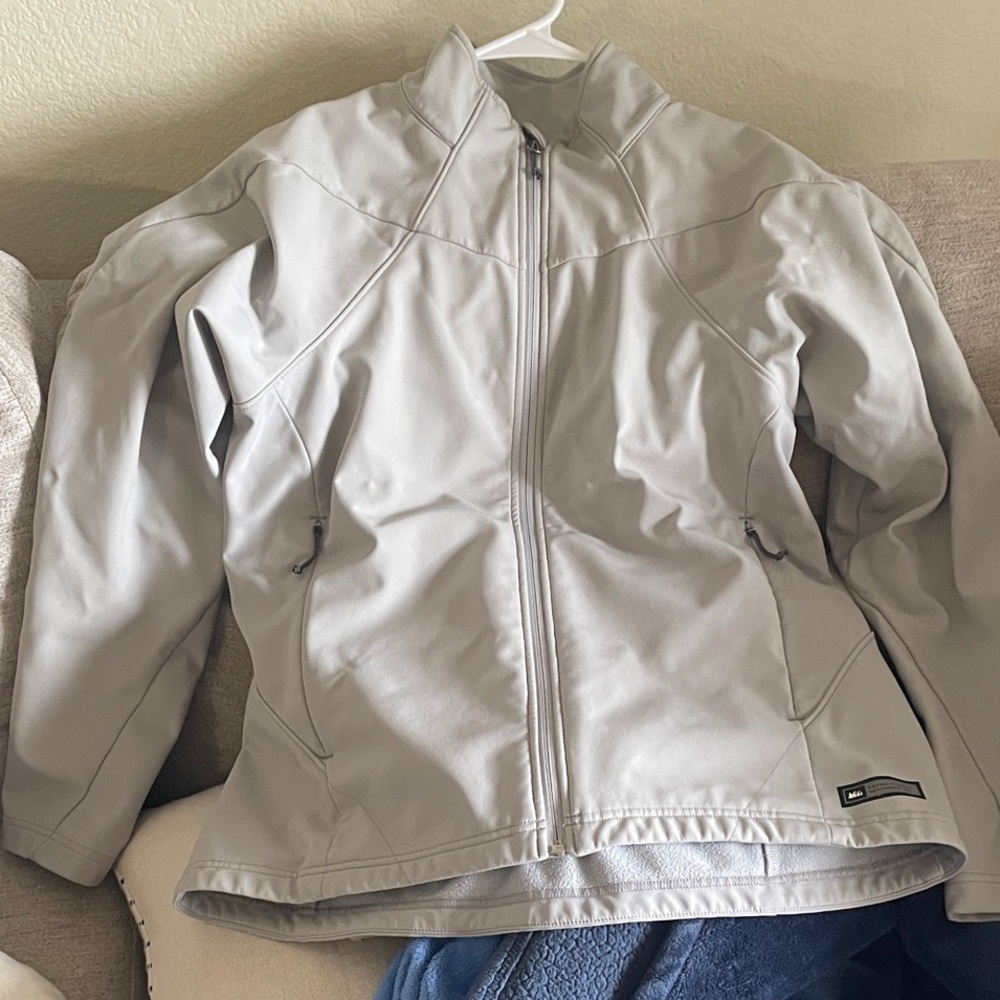 REI women’s Light Gray Softshell Jacket